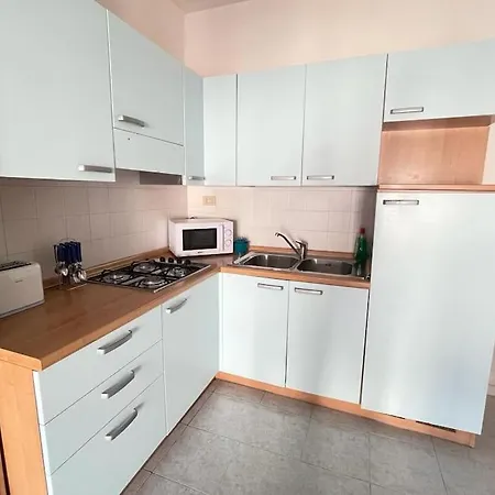 Sea View Apartment In Caorle Exterior photo